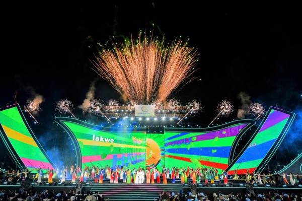 Biểu diễn nghệ thuật tại Lễ hội trà quốc tế thu hút hơn 15.000 người