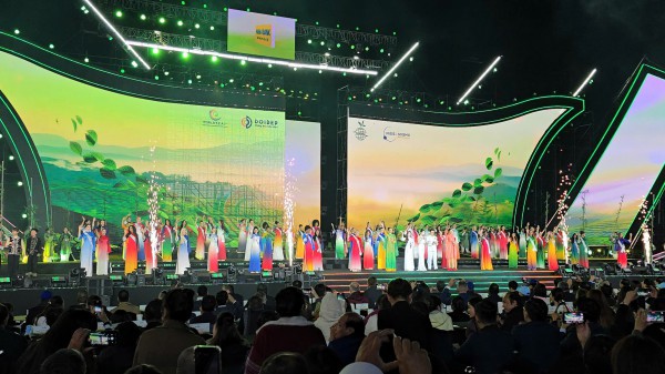 Biểu diễn nghệ thuật tại Lễ hội trà quốc tế thu hút hơn 15.000 người