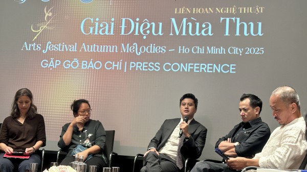 Bữa tiệc nghệ thuật hàn lâm tại liên hoan Giai điệu mùa thu Bữa tiệc nghệ thuật hàn lâm tại liên hoan Giai điệu mùa thu