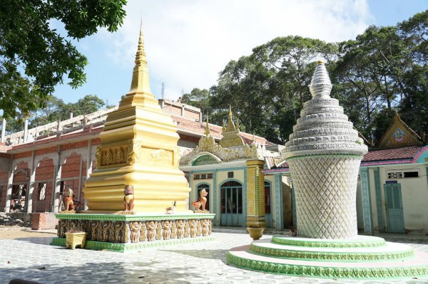 Cận cảnh chùa Hang hàng trăm tuổi giữa Cận cảnh chùa Hang hàng trăm tuổi giữa
