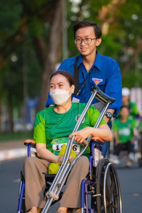 Chàng sinh viên lặng lẽ 