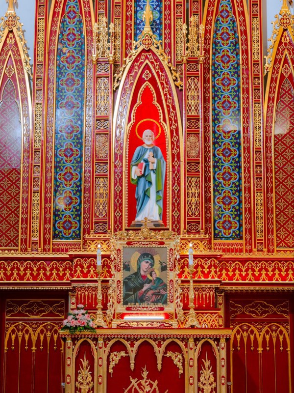 Chiêm ngưỡng nhà thờ Lãng Vân bên đầm ngập nước Vân Long