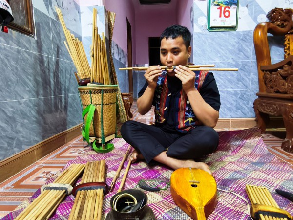 Chuyện nghệ nhân Gen Z: Giữ hồn thanh âm đại ngàn Chuyện nghệ nhân Gen Z: Giữ hồn thanh âm đại ngàn