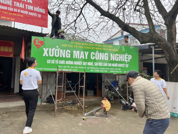 Chuyến xe tử tế mang yêu thương sưởi ấm những “trái tim hồng”