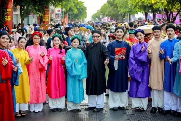 Cổ phục Việt trỗi dậy Cổ phục Việt trỗi dậy