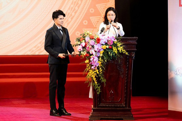 Cụ thể hóa trách nhiệm của người nổi tiếng trong hoạt động quảng cáo Cụ thể hóa trách nhiệm của người nổi tiếng trong hoạt động quảng cáo