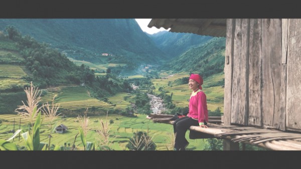 Nhà em ở lưng đồi