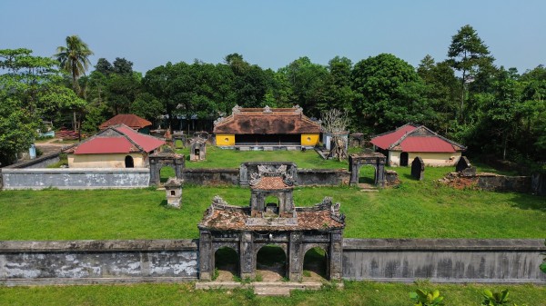 Di tích điện Voi Ré, nơi thờ voi chiến triều Nguyễn, đang xuống cấp