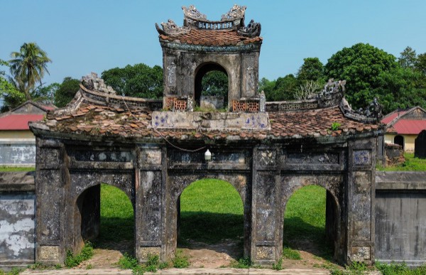 Di tích điện Voi Ré, nơi thờ voi chiến triều Nguyễn, đang xuống cấp