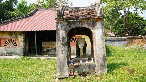 Di tích điện Voi Ré, nơi thờ voi chiến triều Nguyễn, đang xuống cấp