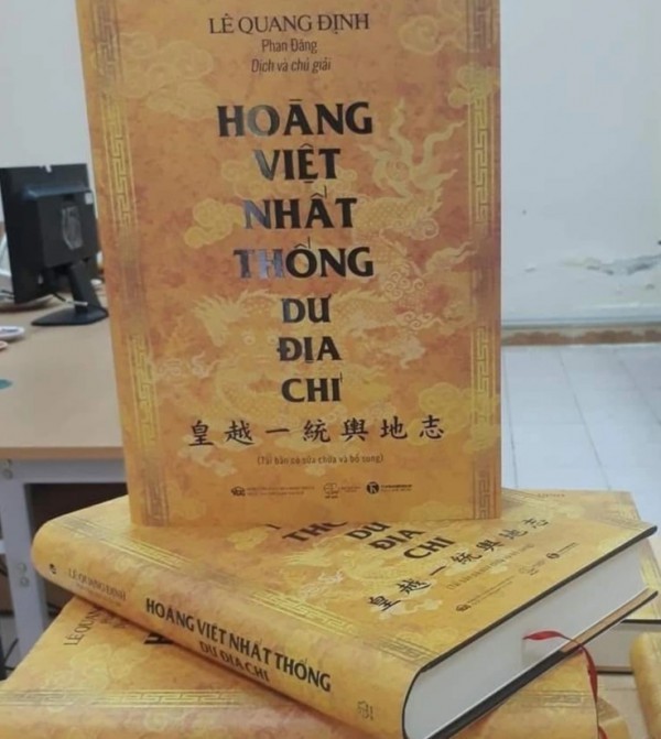 Dịch giả bộ sách 