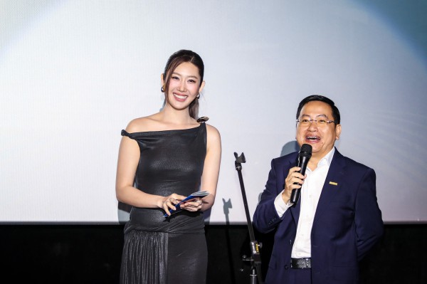 Diễn viên Thúy Ngân quyến rũ, Đinh Ngọc Diệp cá tính trên thảm đỏ Diễn viên Thúy Ngân quyến rũ, Đinh Ngọc Diệp cá tính trên thảm đỏ