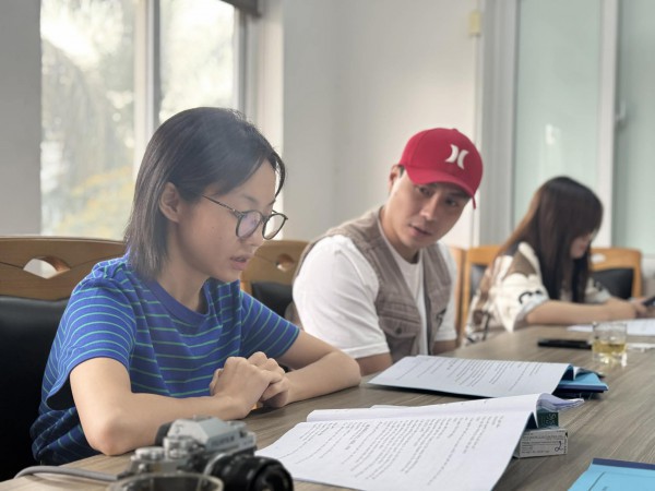 Diễn viên ‘Tử chiến trên không’ đóng phim siêu thực