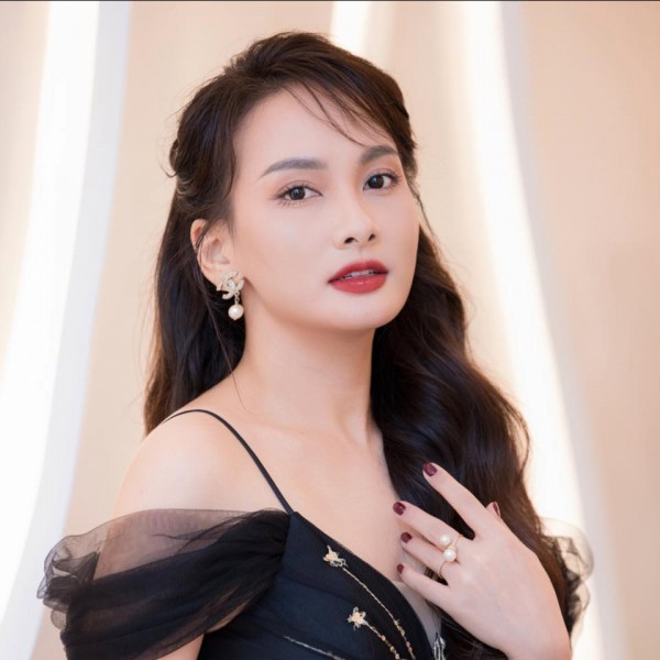 Diễn viên Việt tuần qua: Bảo Anh hiếm hoi khoe ảnh vợ con, dàn sao nổi bật tại Cánh diều Vàng 2023