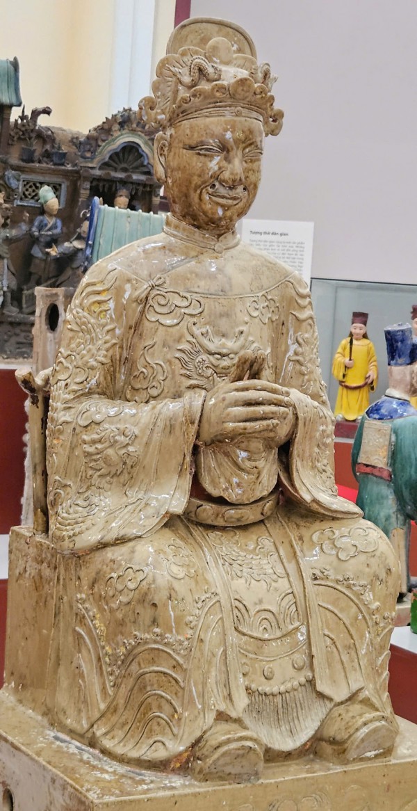 Gốm Sài Gòn xưa kể chuyện: Khám phá bộ tượng thờ 3 quyền năng thiên, địa, thủy