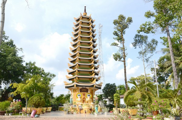 Hà Tiên thập cảnh: Di tích thành xưa ở chùa Tam Bảo