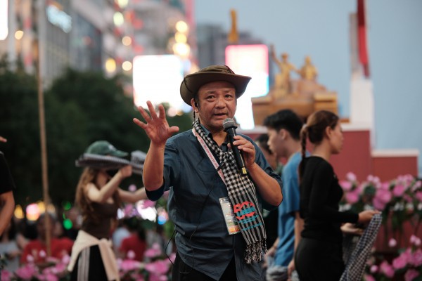 Hàng ngàn người tham gia trình diễn nghệ thuật cộng đồng 