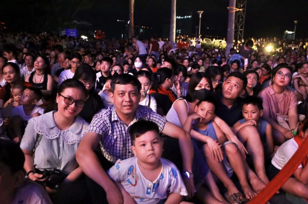 Hàng ngàn người thưởng thức Da Nang Concert 2025, hòa mình cùng âm vang lịch sử