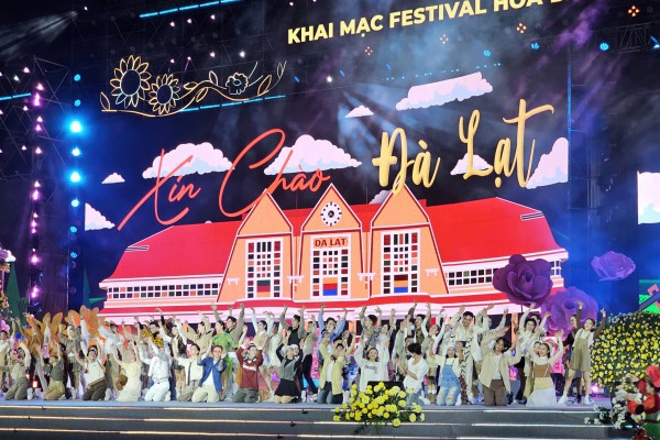 Hàng vạn người dự khai mạc Festival Hoa Đà Lạt 2024