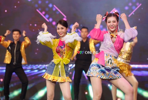 Hồng Diễm, Quỳnh Kool và dàn nữ diễn viên lập nhóm Chị Đẹp, nhảy cực cháy