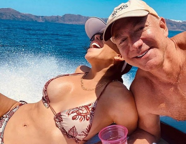 Jeff Bezos là ai mà đám cưới khiến cả thế giới phải dõi theo?