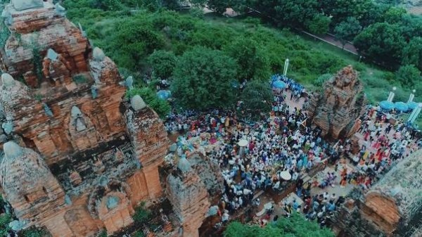 Sắc màu văn hóa Chăm trong Lễ hội Ka Tê