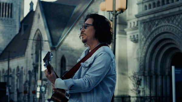 Khắc Triệu được Cẩm Vân và con gái động viên để 