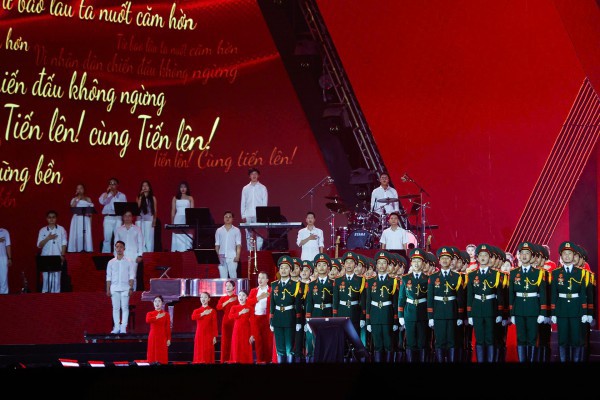 Khi 50.000 người cùng hòa giọng Tiến quân ca