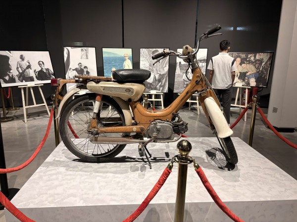 Lệ Quyên, Uyên Linh... hát trong đêm nhạc Trịnh Công Sơn, gây quỹ hơn 1 tỉ đồng