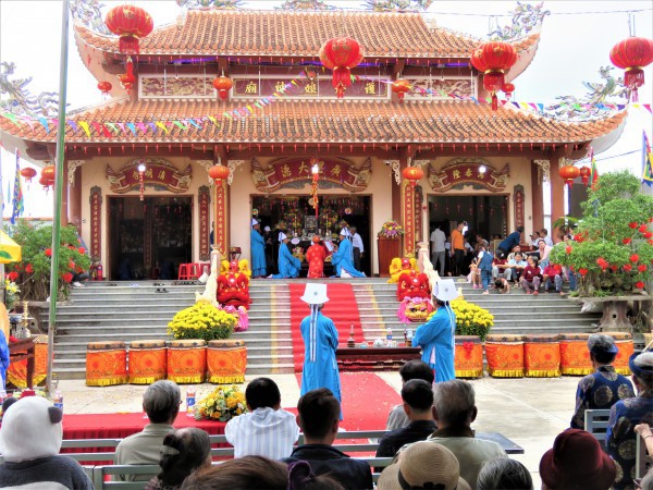 Lễ hội Vía Bà tưởng nhớ bà đỡ được vua Tự Đức ban sắc