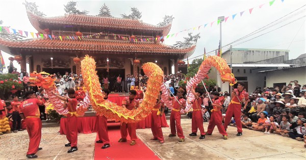 Lễ hội Vía Bà tưởng nhớ bà đỡ được vua Tự Đức ban sắc