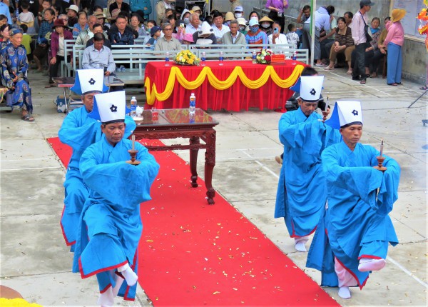 Lễ hội Vía Bà tưởng nhớ bà đỡ được vua Tự Đức ban sắc