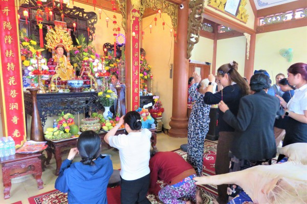 Lễ hội Vía Bà tưởng nhớ bà đỡ được vua Tự Đức ban sắc