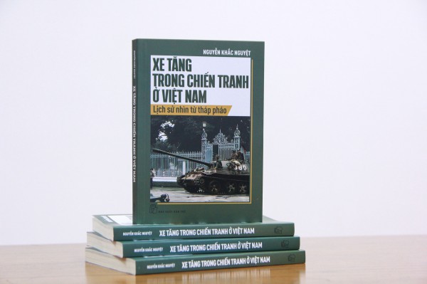 Lịch sử nhìn từ tháp pháo Lịch sử nhìn từ tháp pháo