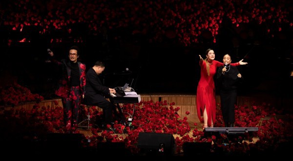 Lý do Hà Anh Tuấn kêu gọi khán giả diện áo dài trong concert tại Mỹ Lý do Hà Anh Tuấn kêu gọi khán giả diện áo dài trong concert tại Mỹ