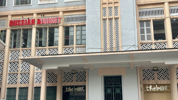 Lý do chợ Nga tại trung tâm Sài Gòn chưa hoạt động Lý do chợ Nga tại trung tâm Sài Gòn chưa hoạt động