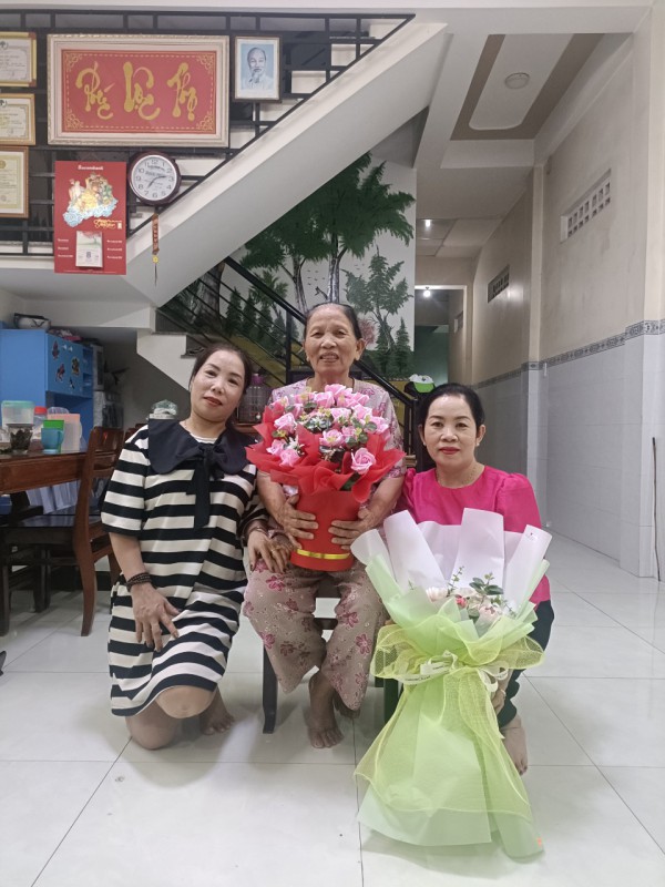 Má vẫn ‘sống đẹp’ dù trong bất kỳ hoàn cảnh nào Má vẫn ‘sống đẹp’ dù trong bất kỳ hoàn cảnh nào