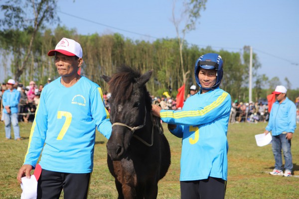 Màn đua ngựa 