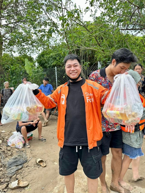 Một trái tim không ngừng cho đi