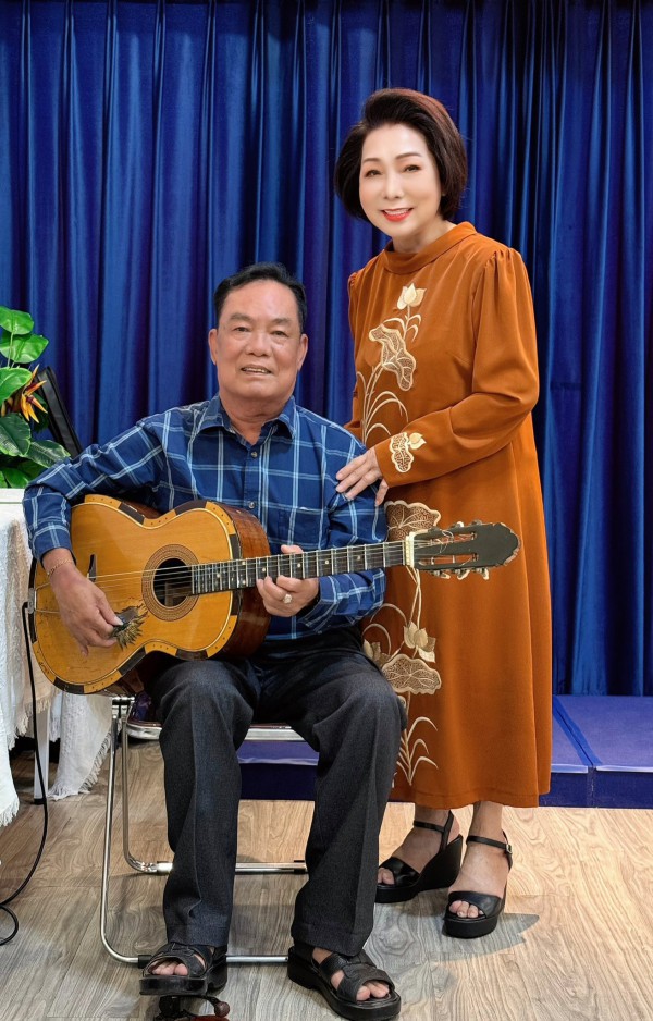 NSND Bạch Tuyết: Không còn tiếng đàn của NSND Thanh Hải, tôi biết hát với ai? NSND Bạch Tuyết: Không còn tiếng đàn của NSND Thanh Hải, tôi biết hát với ai?