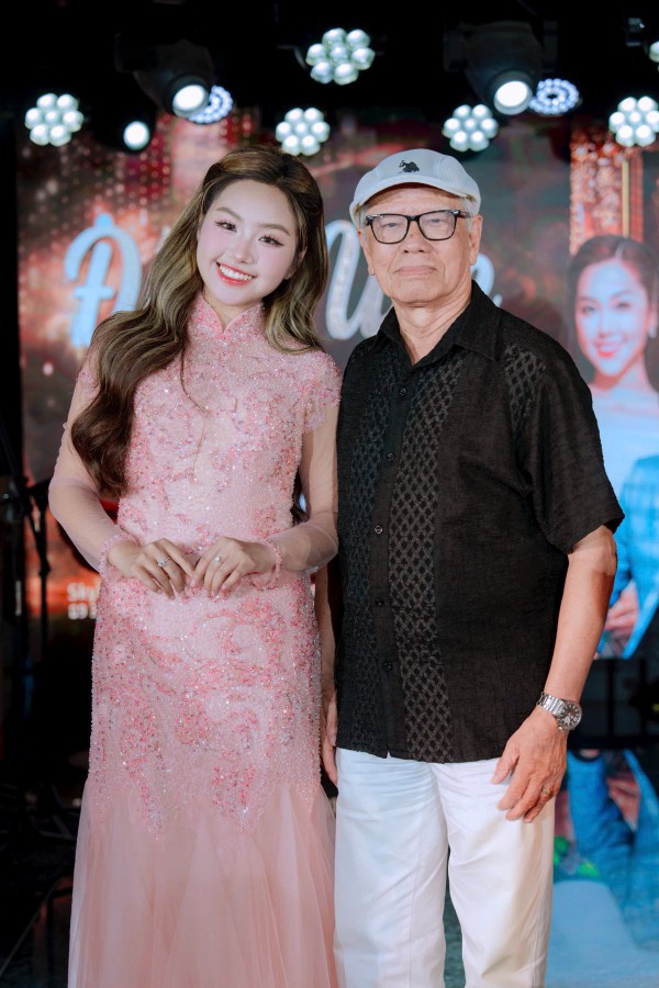 NSND Thanh Tùng: Tôi tự hào vì gia đình 3 thế hệ giữ lửa cải lương NSND Thanh Tùng: Tôi tự hào vì gia đình 3 thế hệ giữ lửa cải lương