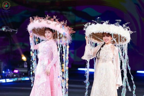 NSND Xuân Bắc, NSND Tự Long kêu gọi đấu giá ủng hộ bà con vùng lũ NSND Xuân Bắc, NSND Tự Long kêu gọi đấu giá ủng hộ bà con vùng lũ