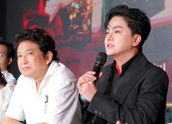 NSƯT Kim Tử Long và NSND Trọng Phúc diễn nhạc kịch 