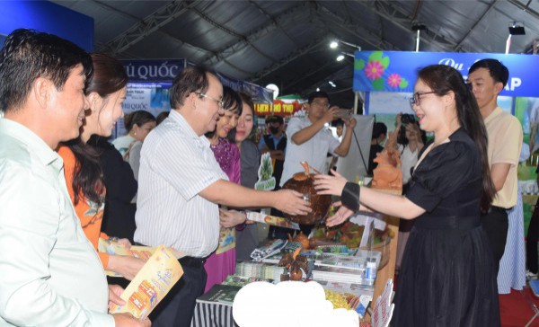 Ngày hội du lịch, xúc tiến thương mại An Giang: Quảng bá ẩm thực các địa phương