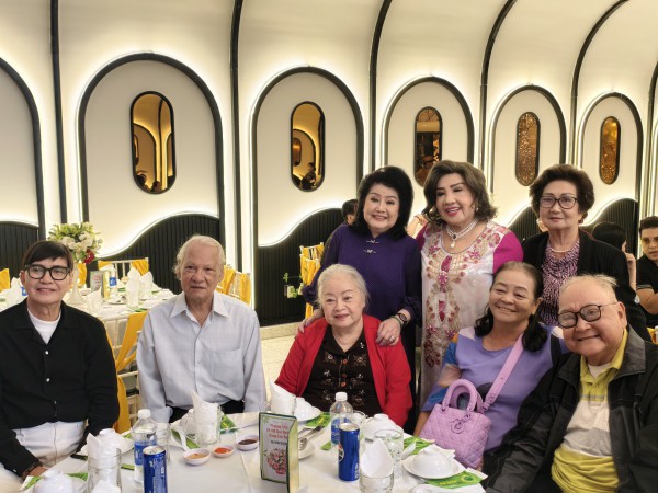 Nghệ sĩ Phượng Liên về thăm quê hương