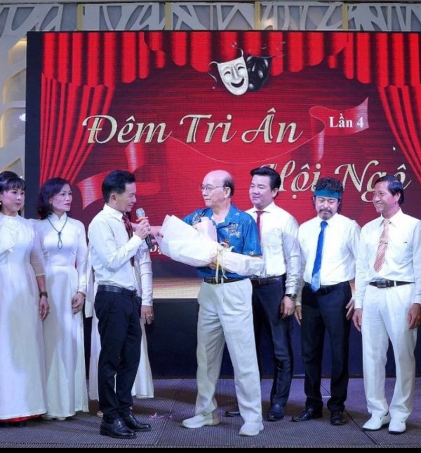 Nhà giáo Nhân dân Hà Quang Văn qua đời