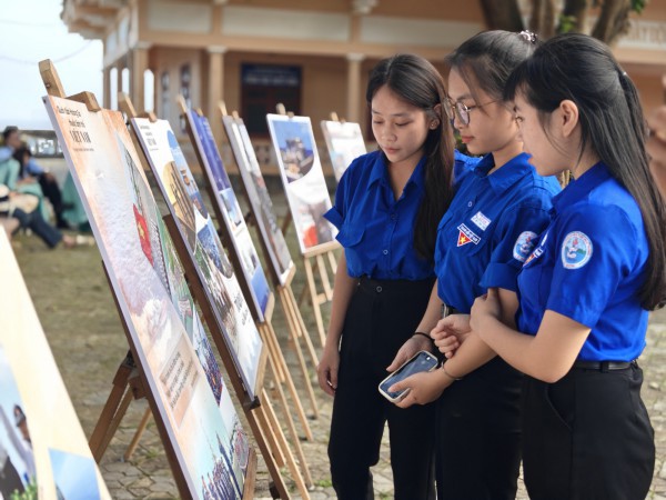 Nhà trưng bày Hoàng Sa tiếp nhận nhiều tư liệu Pháp ngữ giá trị