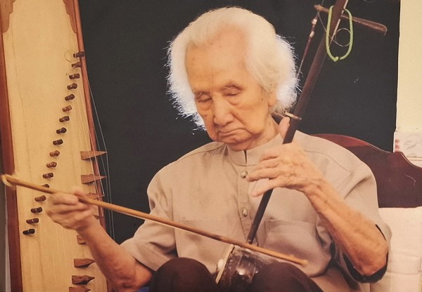 Nhạc sư Vĩnh Bảo và tuyệt kỹ ngón đờn tranh Nam bộ Nhạc sư Vĩnh Bảo và tuyệt kỹ ngón đờn tranh Nam bộ