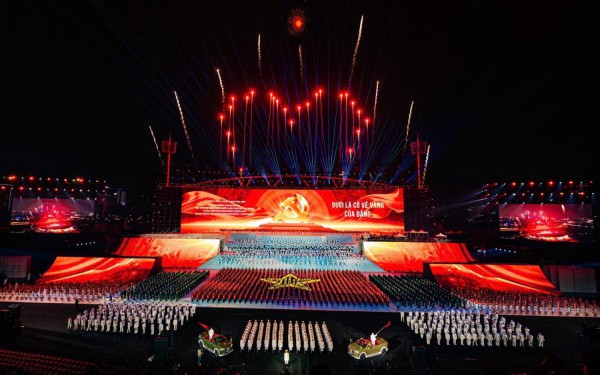 Những hình ảnh hoành tráng của chương trình nghệ thuật đặc biệt thu hút 20 ngàn khán giả
