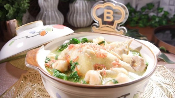 Diễn viên TVB “khai chiến” trong “Siêu đầu bếp tranh tài”